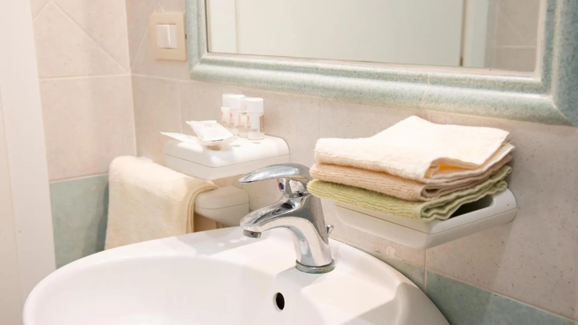 Soraya - Suites & Apartments Palau 0*,  Ιταλία