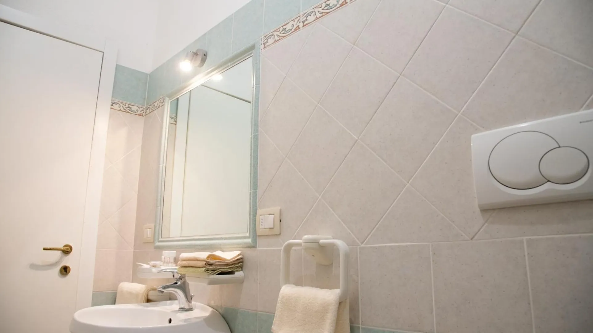 פאלאו Soraya - Suites & Apartments 0*,